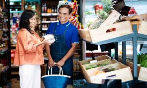 Toko Kelontong Menjual Lebih Banyak